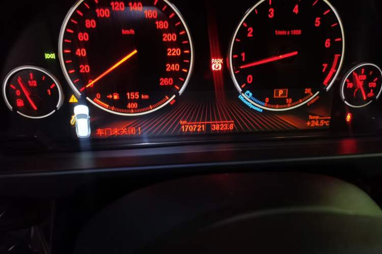 Used BMW X5 2014 xDrive35i Luxury Edition Odometer Close Up