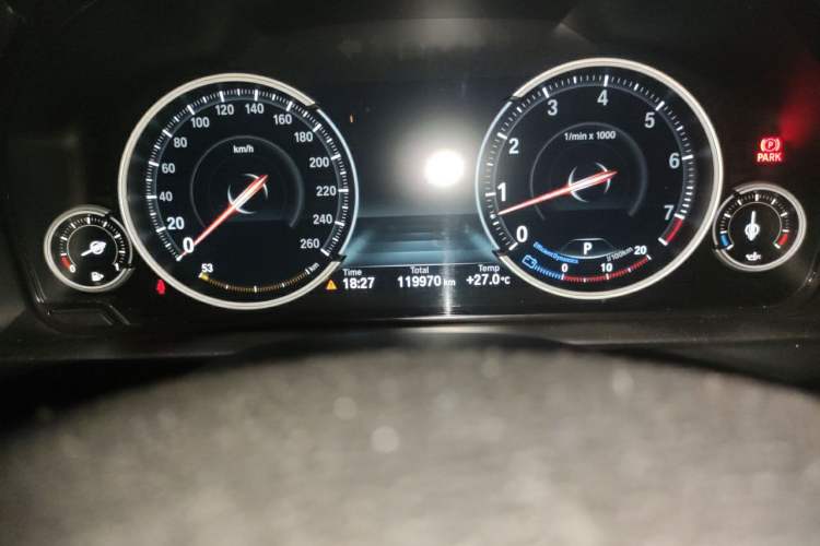 Used BMW X5 2014 xDrive35i Elegant Edition Odometer Close Up