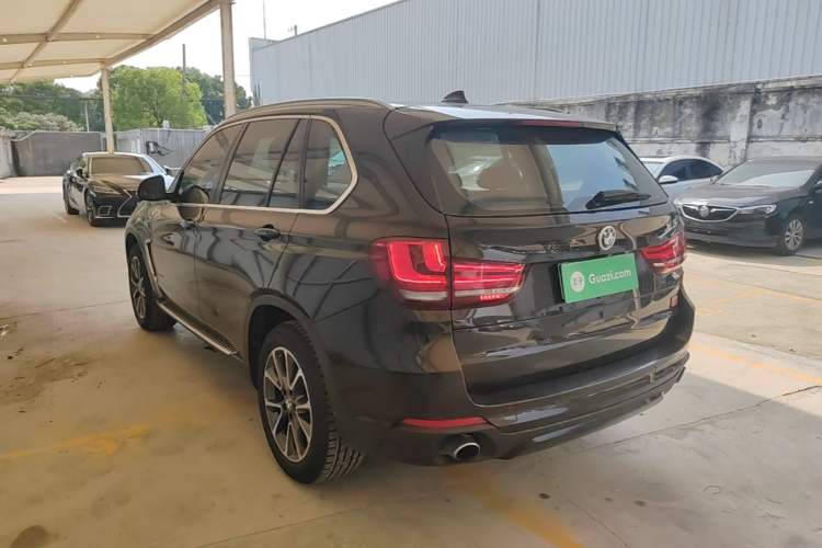 Used BMW X5 2014 xDrive35i Leading Model Rear Left 45 Deg