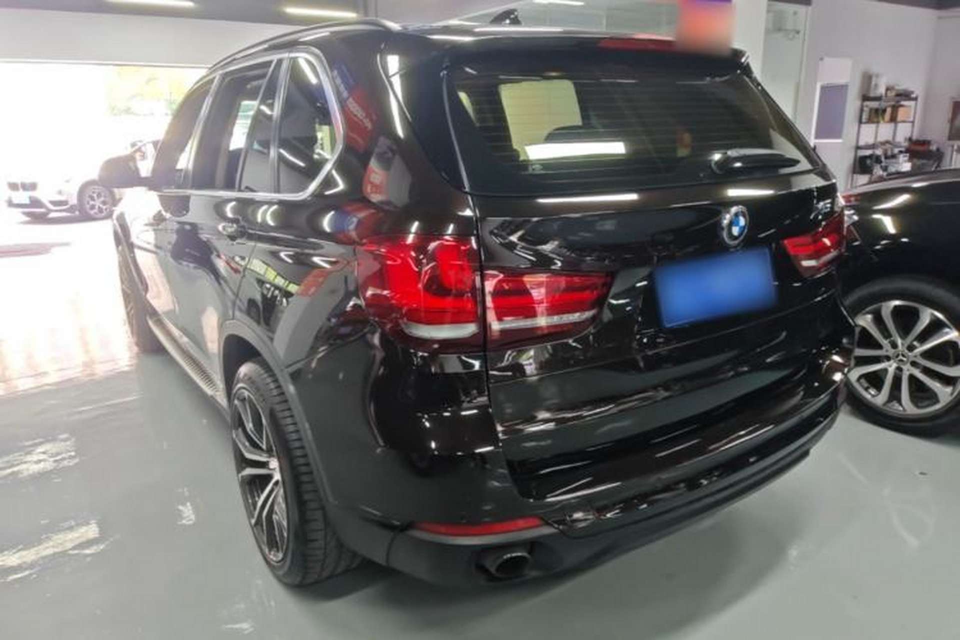 Used BMW X5 2014 xDrive30d Rear Left 45 Deg