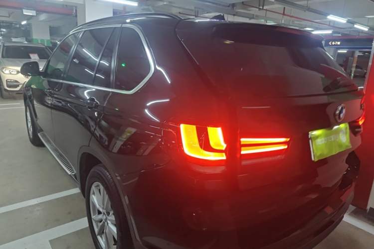Used BMW X5 2014 xDrive35i Elegant Edition Rear Left 45 Deg