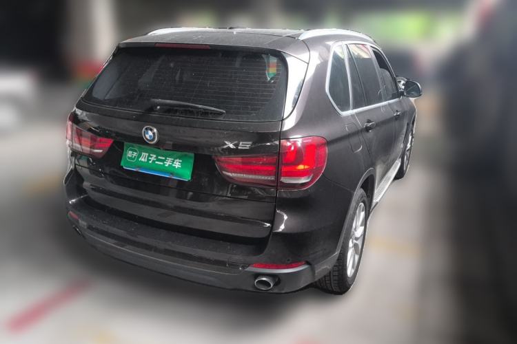 Used BMW X5 2014 xDrive35i Leading Model Rear Right 45 Deg