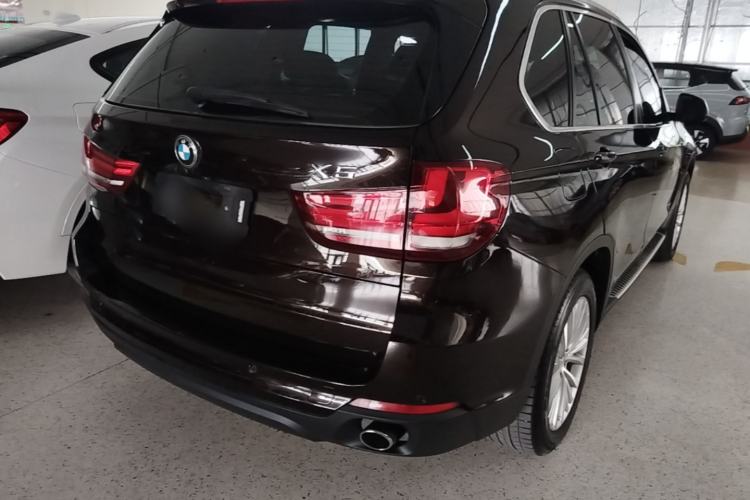 Used BMW X5 2014 xDrive35i Leading Model Rear Right 45 Deg