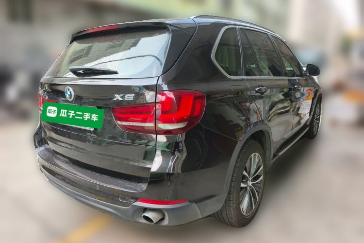 Used BMW X5 2014 xDrive35i Leading Model Rear Right 45 Deg