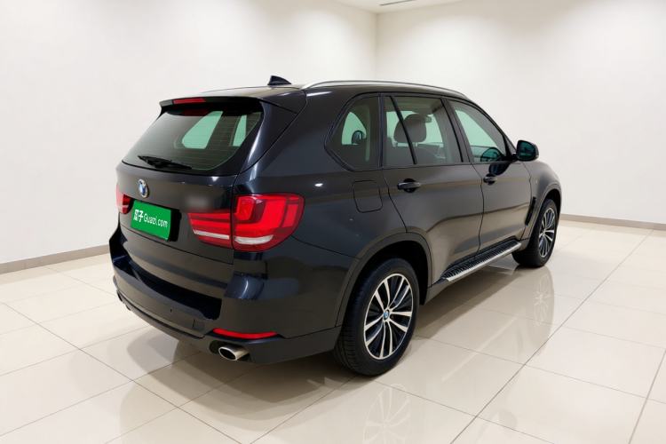 Used BMW X5 2014 xDrive35i Leading Model Rear Right 45 Deg