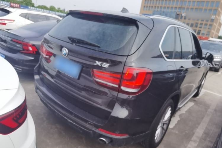 Used BMW X5 2014 xDrive35i Leading Model Rear Right 45 Deg