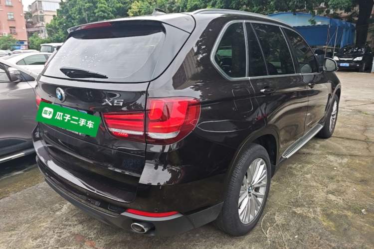 Used BMW X5 2014 xDrive35i Leading Model Rear Right 45 Deg