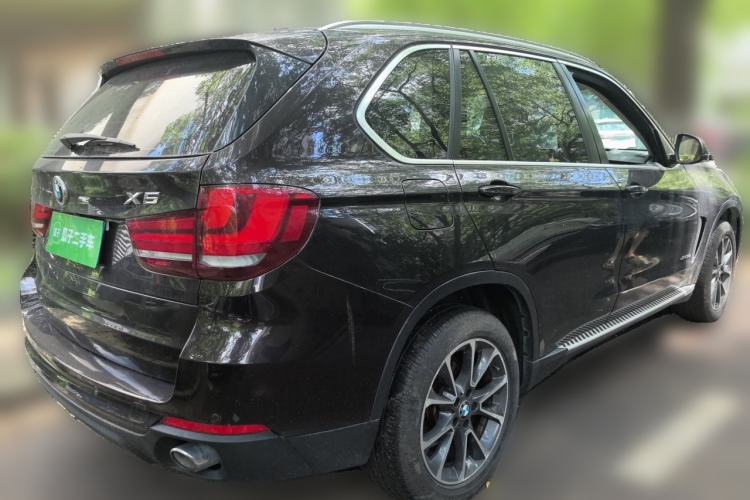 Used BMW X5 2014 xDrive35i Leading Model Rear Right 45 Deg