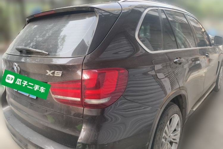 Used BMW X5 2014 xDrive35i Leading Model Rear Right 45 Deg