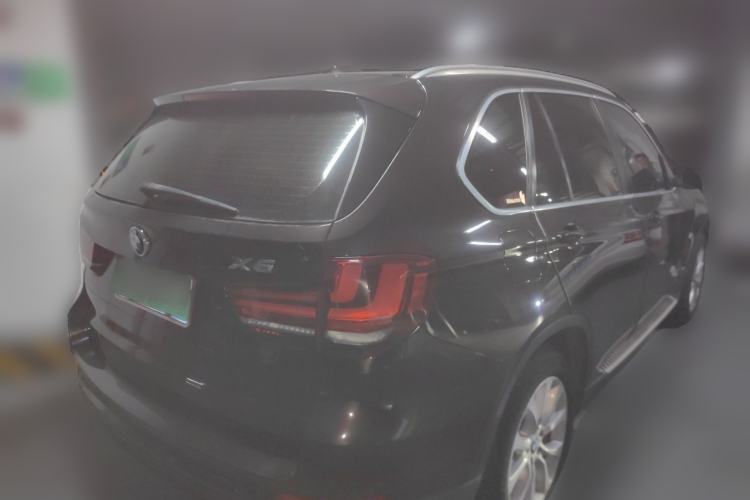 Used BMW X5 2014 xDrive35i Leading Model Rear Right 45 Deg