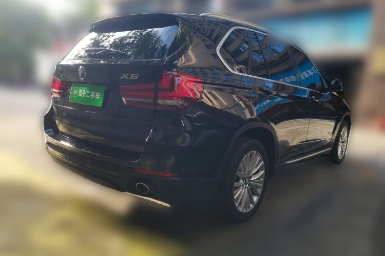 Used BMW X5 2014 xDrive35i Leading Model Rear Right 45 Deg