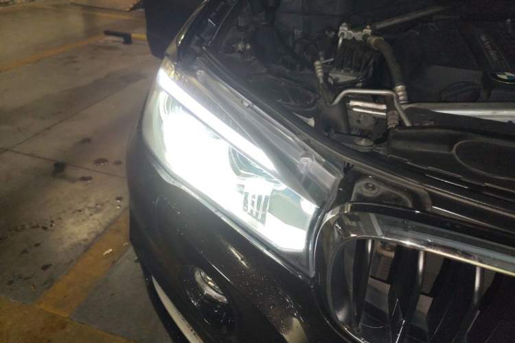 Used BMW X5 2014 xDrive35i Luxury Edition Right Front Headlight