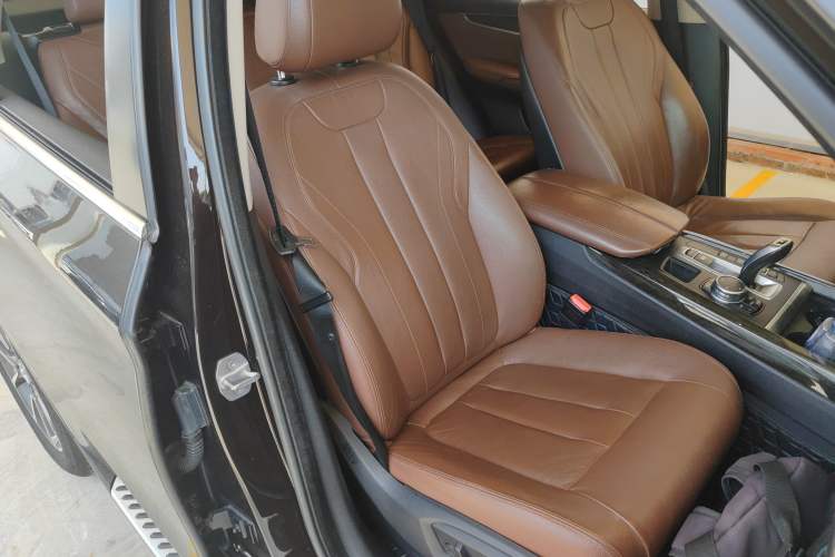 Used BMW X5 2014 xDrive35i Leading Model Right Front Seat