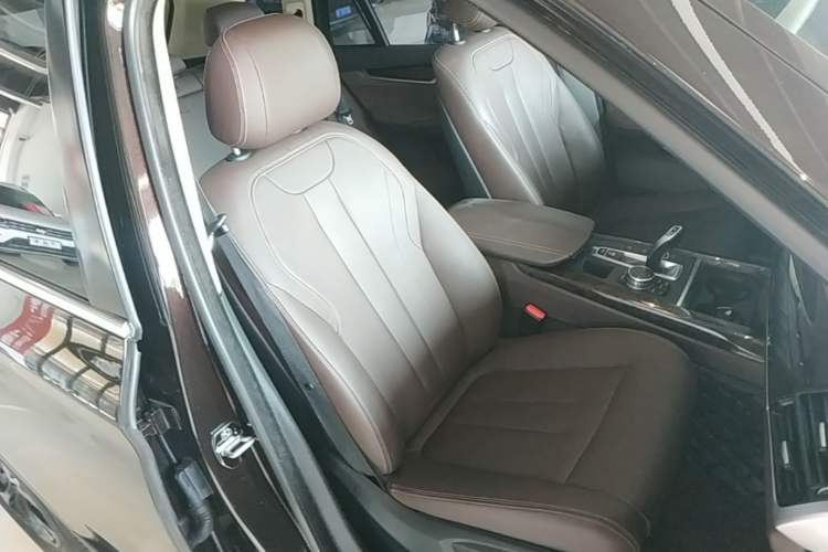 Used BMW X5 2014 xDrive35i Elegant Edition Right Front Seat