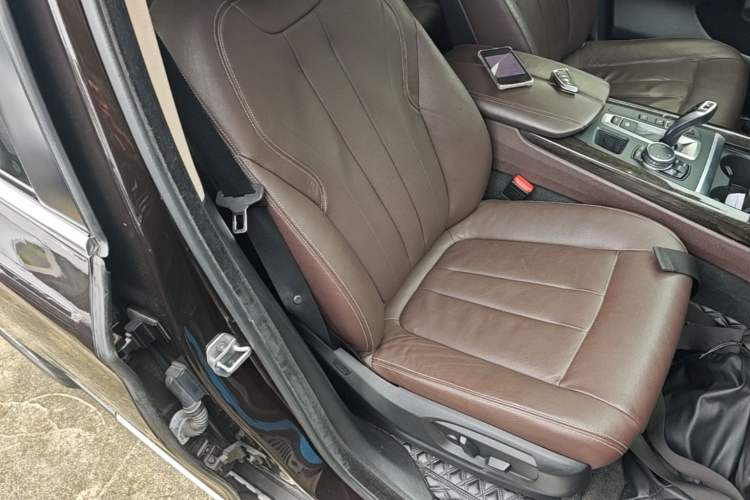 Used BMW X5 2014 xDrive35i Leading Model Right Front Seat