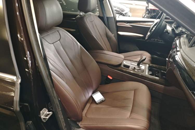 Used BMW X5 2014 xDrive35i Leading Model Right Front Seat