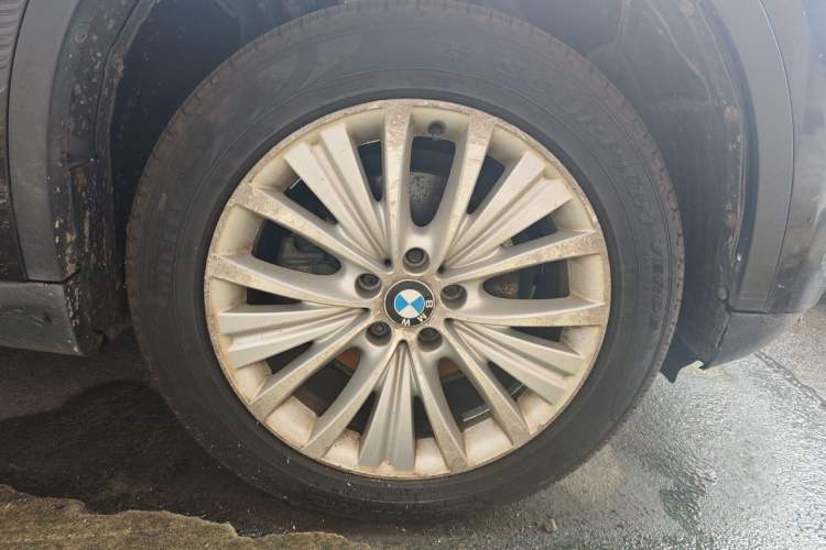 Used BMW X5 2014 xDrive35i Luxury Edition Right Front Wheel Hub
