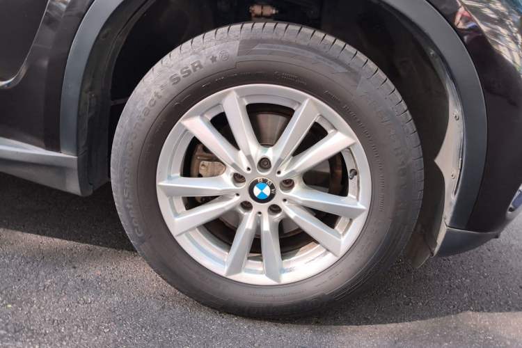 Used BMW X5 2014 xDrive35i Elegant Edition Right Front Wheel Hub