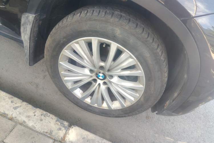 Used BMW X5 2014 xDrive35i Leading Model Right Front Wheel Hub