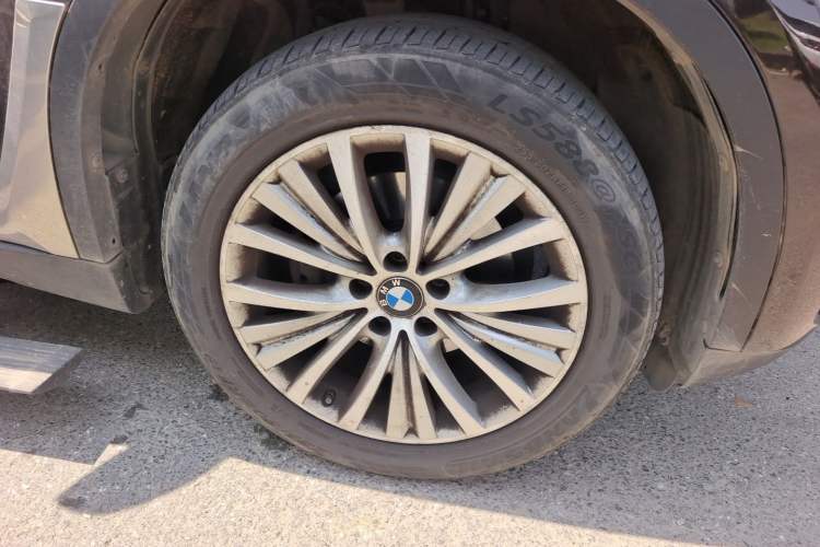Used BMW X5 2014 xDrive35i Luxury Edition Right Front Wheel Hub