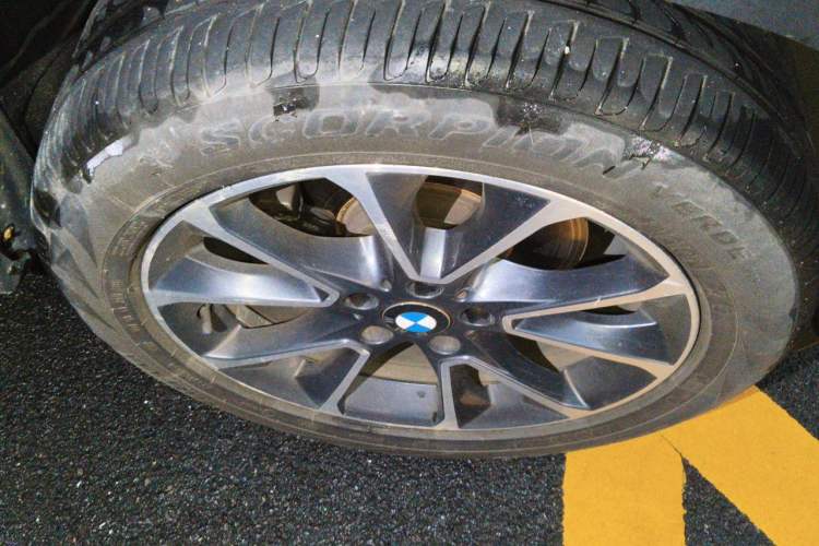 Used BMW X5 2014 xDrive35i Luxury Edition Right Front Wheel Hub