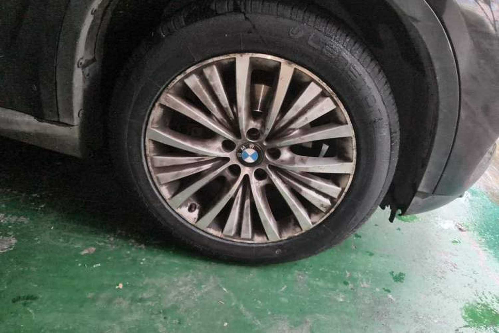 Used BMW X5  Right Front Wheel Hub
