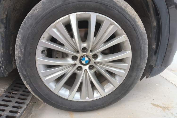 Used BMW X5 2014 xDrive35i Luxury Edition Right Front Wheel Hub