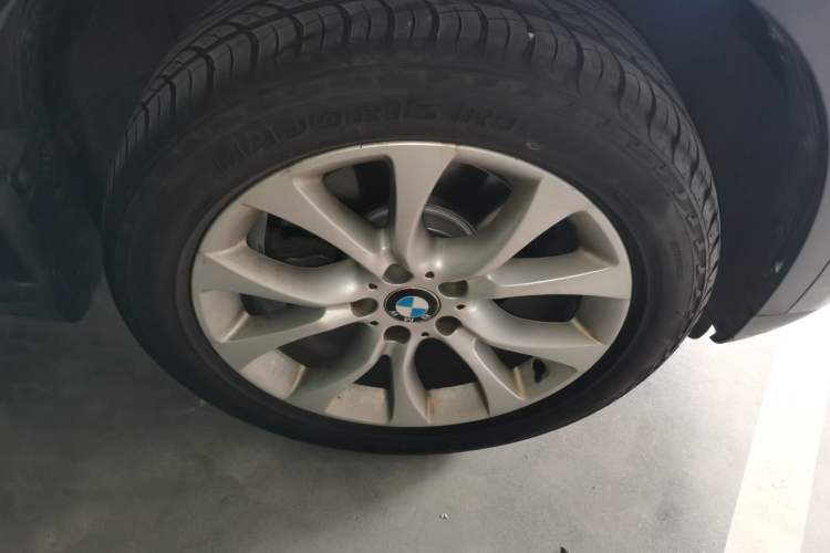 Used BMW X5 2014 xDrive35i Leading Model Right Front Wheel Hub