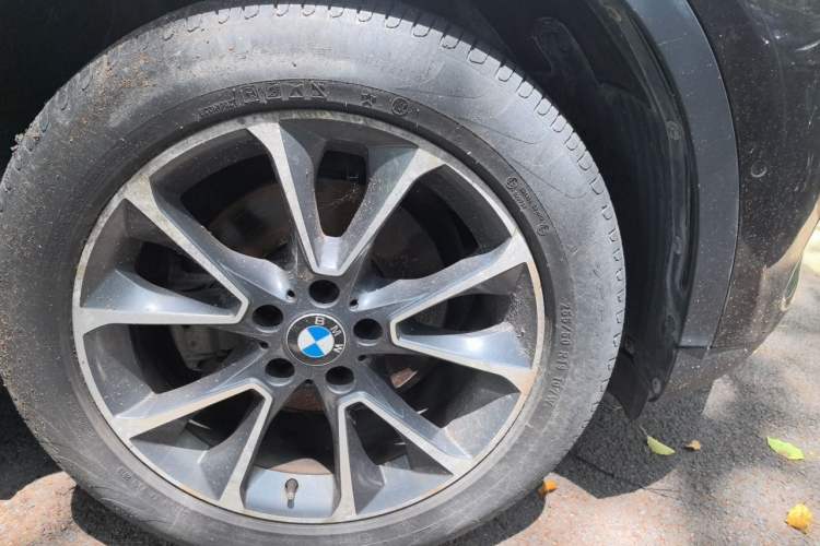 Used BMW X5 2014 xDrive35i Leading Model Right Front Wheel Hub