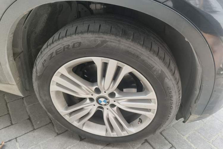 Used BMW X5 2014 xDrive35i Leading Model Right Front Wheel Hub