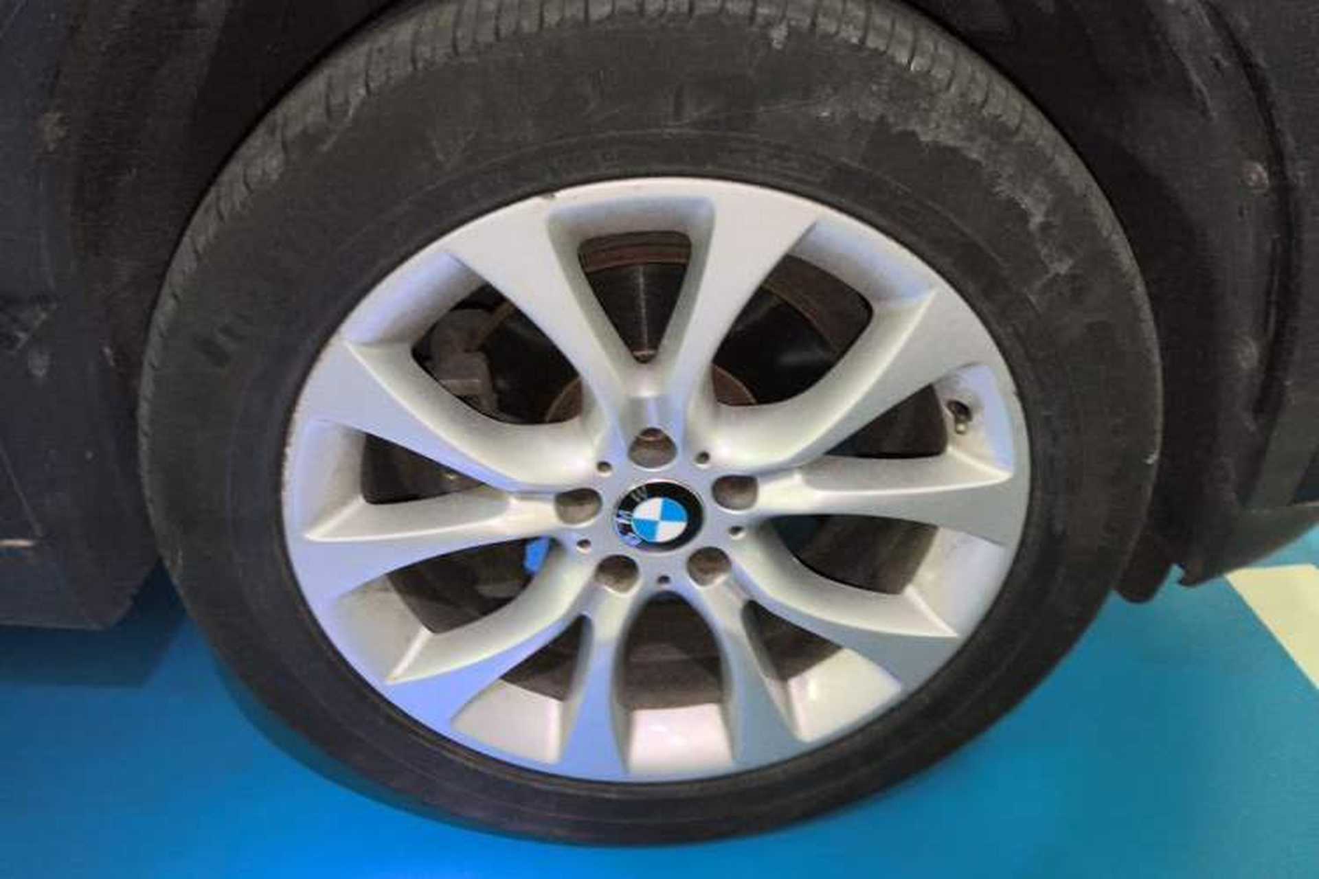 Used BMW X5 2014 xDrive35i Leading Model Right Front Wheel Hub