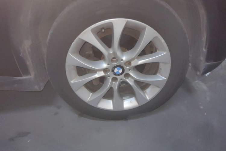Used BMW X5 2014 xDrive35i Leading Model Right Front Wheel Hub