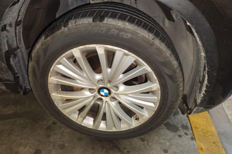 Used BMW X5 2014 xDrive35i Luxury Edition Right Front Wheel Hub