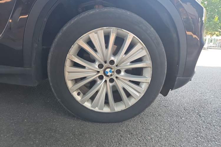 Used BMW X5 2014 xDrive35i Elegant Edition Right Front Wheel Hub