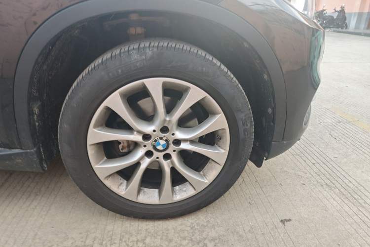 Used BMW X5 2014 xDrive35i Leading Model Right Front Wheel Hub