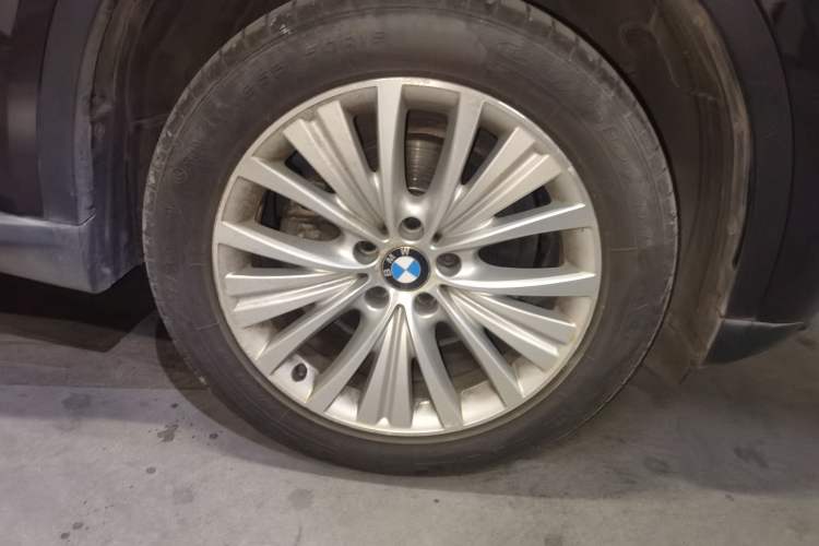 Used BMW X5 2014 xDrive35i Luxury Edition Right Front Wheel Hub