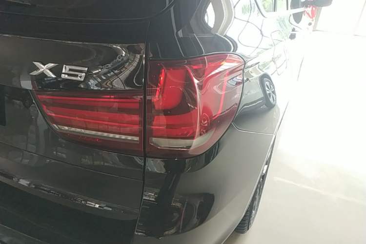 Used BMW X5 2014 xDrive35i Elegant Edition Right Rear Taillight