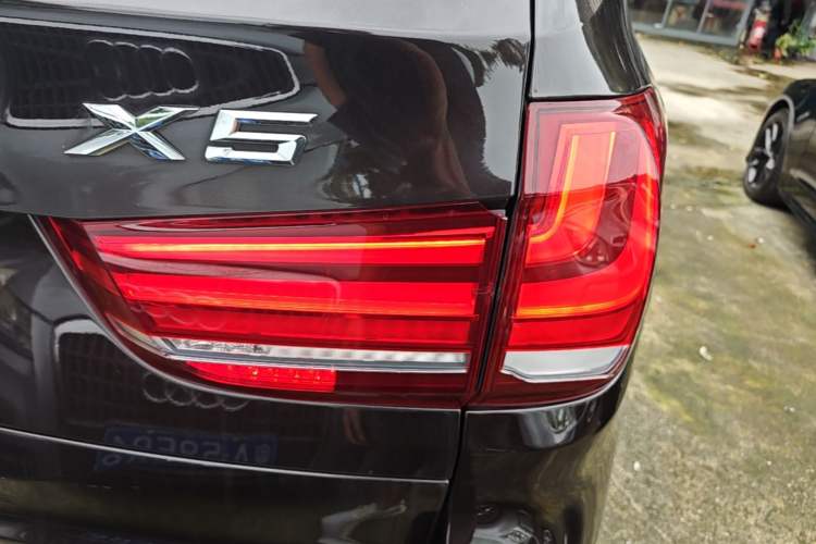 Used BMW X5 2014 xDrive35i Leading Model Right Rear Taillight