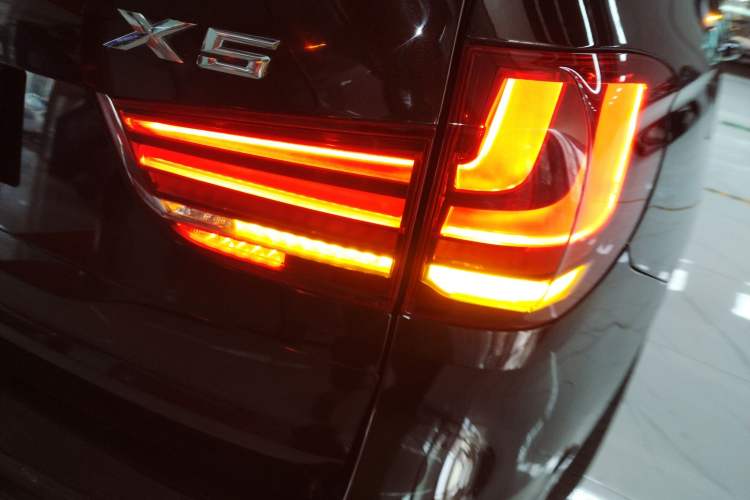 Used BMW X5 2014 xDrive35i Elegant Edition Right Rear Taillight