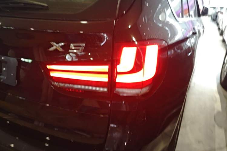 Used BMW X5 2014 xDrive35i Leading Model Right Rear Taillight