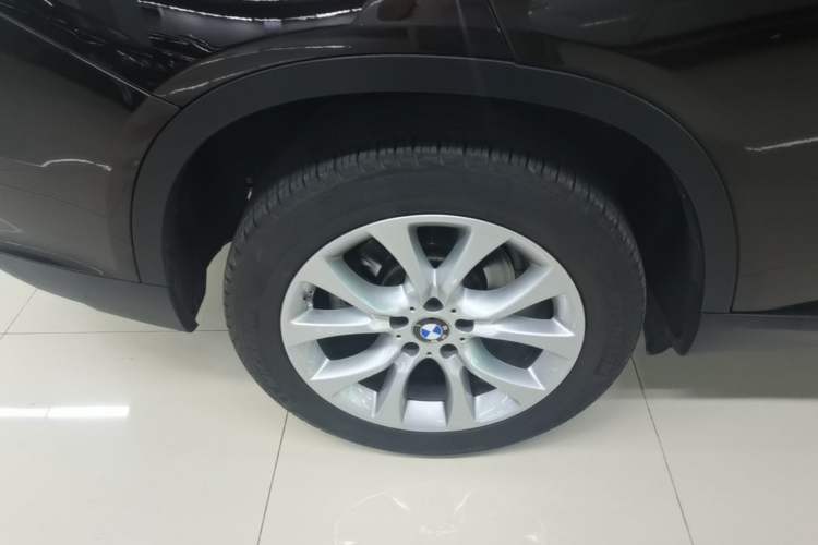 Used BMW X5 2014 xDrive35i Elegant Edition Right Rear Wheel Hub