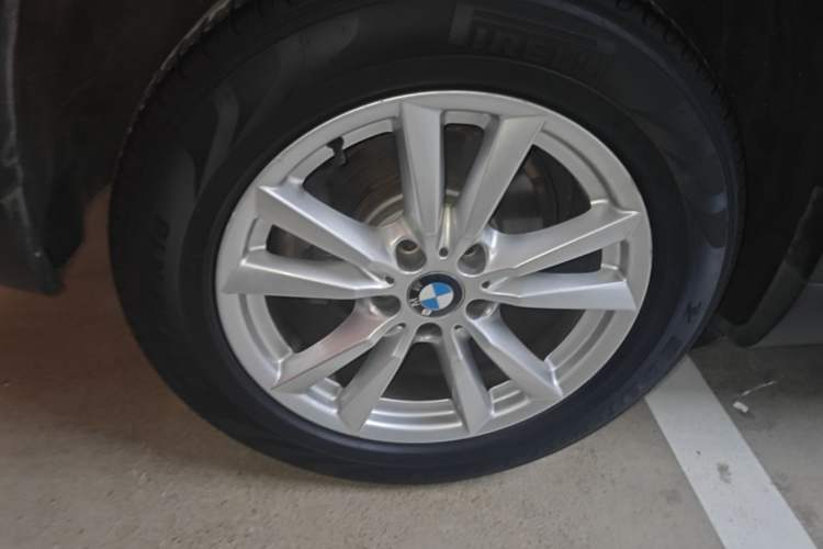 Used BMW X5 2014 xDrive35i Elegant Edition Right Rear Wheel Hub