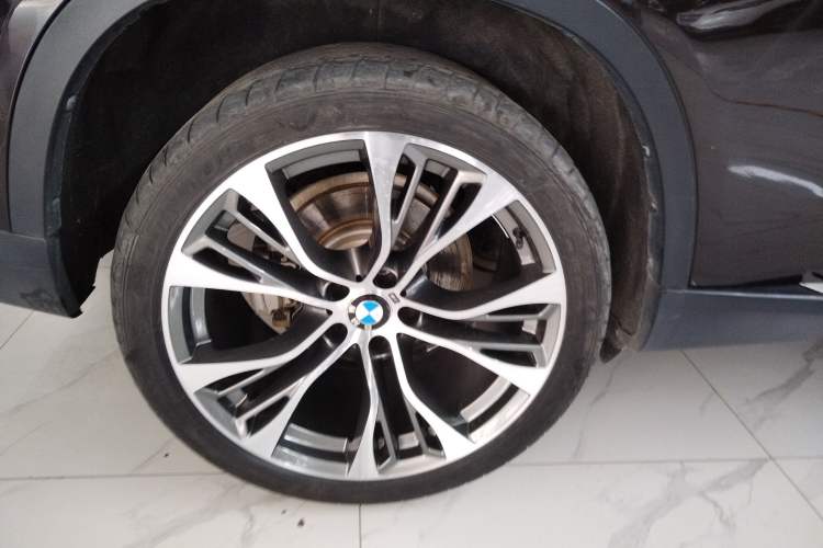 Used BMW X5 2014 xDrive35i Elegant Edition Right Rear Wheel Hub