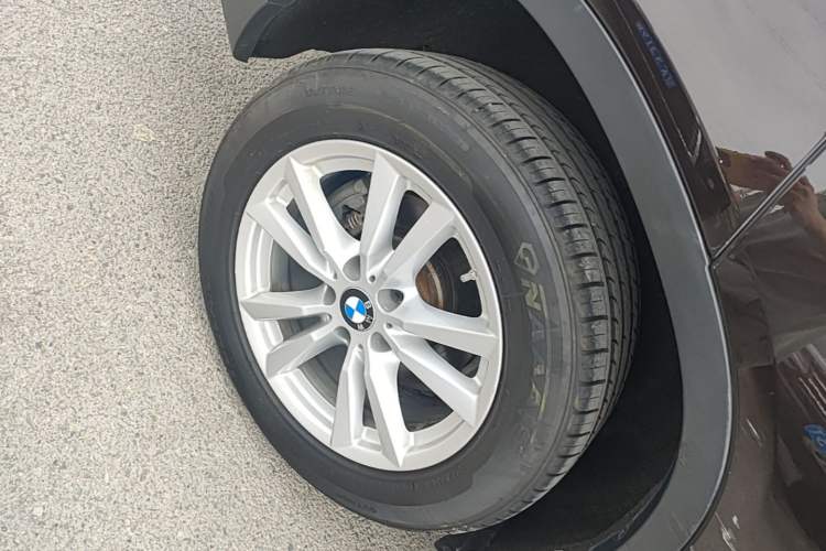 Used BMW X5 2014 xDrive35i U.S. specification Right Rear Wheel Hub