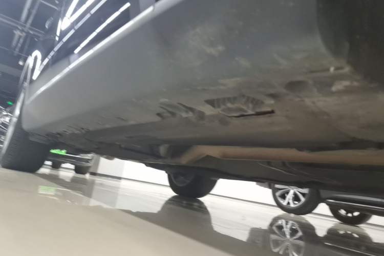 Used BMW X5 2014 xDrive35i Elegant Edition Right Side Sill