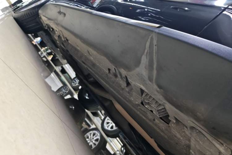 Used BMW X5 2014 xDrive35i Elegant Edition Right Side Sill