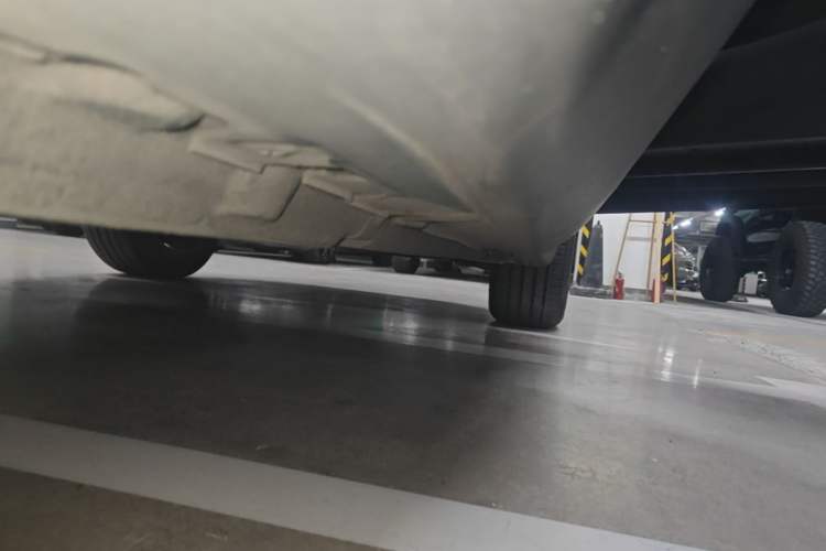 Used BMW X5 2014 xDrive35i Elegant Edition Right Side Sill