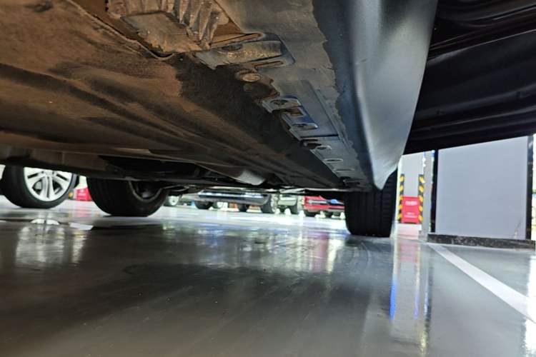 Used BMW X5 2014 xDrive35i Elegant Edition Right Side Sill