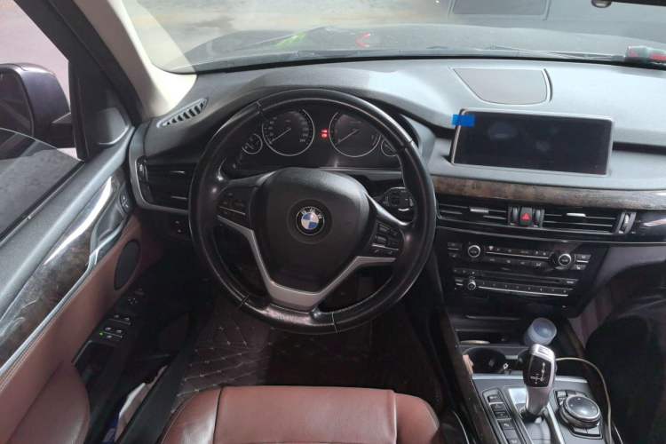 Used BMW X5 2014 xDrive35i Leading Model Steering Wheel