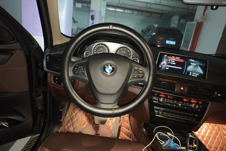Used BMW X5 2014 xDrive35i Elegant Edition Steering Wheel